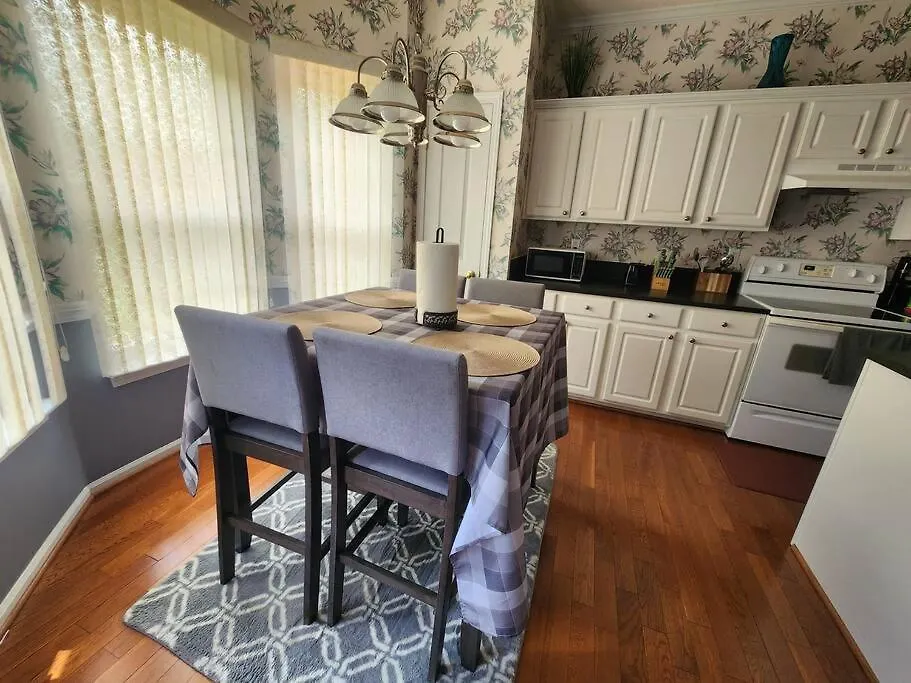 Family Friendly 3 Bed/R Home, Free Parking / Wi-Fi Charlotte United States