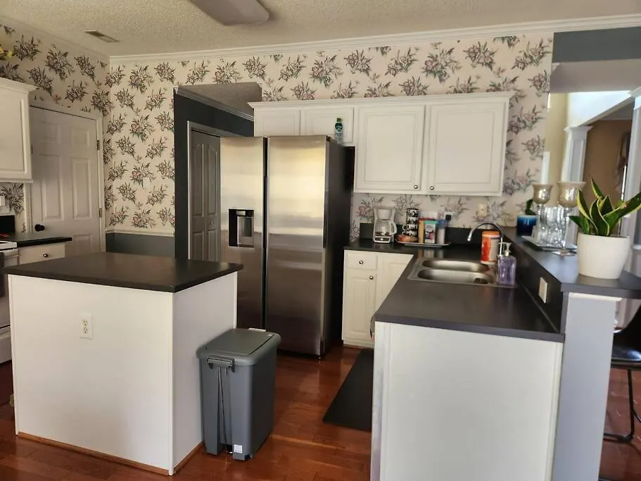 Family Friendly 3 Bed/R Home, Free Parking / Wi-Fi Charlotte 0*,  United States